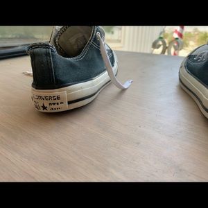 Converse Sneakers excellent condition
